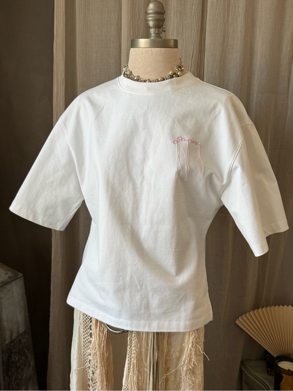 Ganni white cotton boxy t-shirt with pink logo embroidery